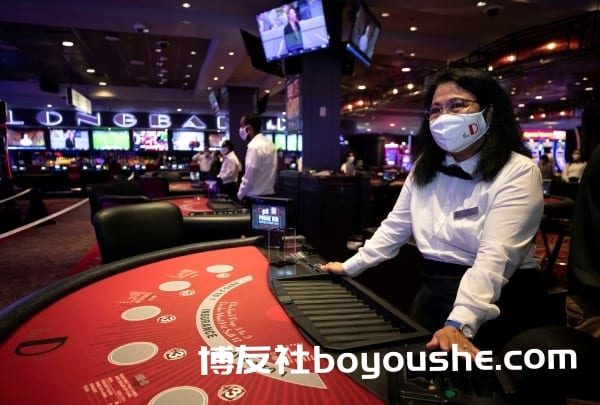 拉斯维加斯赌场重启运营 缺工问题打击经济复苏?
拉斯维加斯赌场重启运营 缺工问题打击经济复苏?