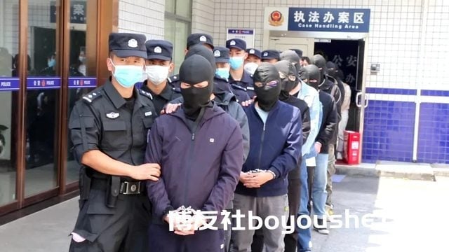 安徽铜陵警方破获“2.24”跨境网络赌博案
安徽铜陵警方破获“2.24”跨境网络赌博案