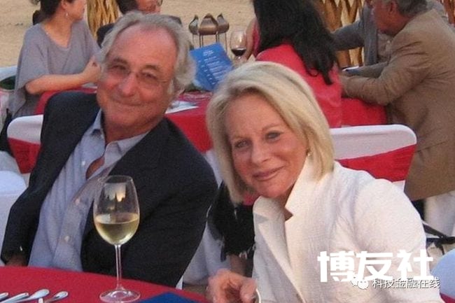 美国史上最大骗子死了 20年诈骗650亿美元,获刑150年
美国史上最大骗子死了 20年诈骗650亿美元,获刑150年