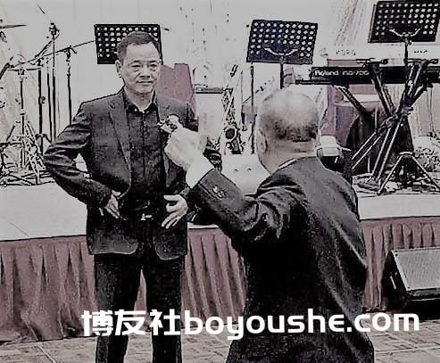 澳门往事:向氏兄弟猛龙过江,进军赌场分羹被阻,铩羽而归
澳门往事:向氏兄弟猛龙过江,进军赌场分羹被阻,铩羽而归